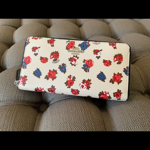 Coach Handbags - Coach Floral Wallet